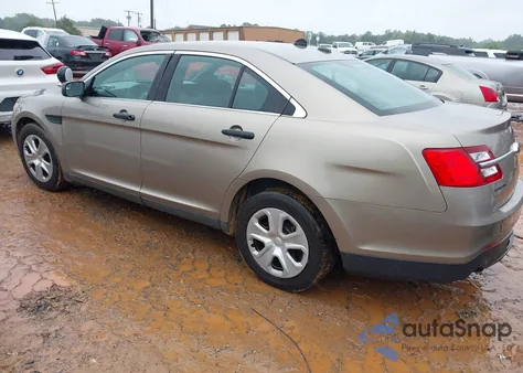 2013 Ford Police Interceptor z USA, uszkodzony, nr VIN 1FAHP2M84DG121398